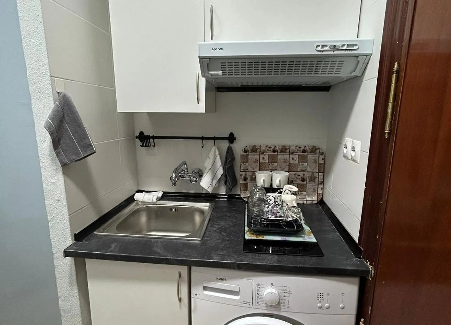 Apartamento Anson 托雷莫利诺斯